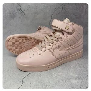 Fila Pink Big Kid  Hi-Top Sneaker 
Size 1 worn 3 times
Good pre loved condition